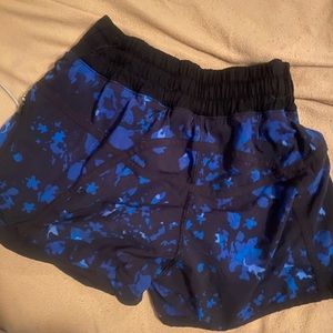 lululemon tracker shorts size 2 3”
